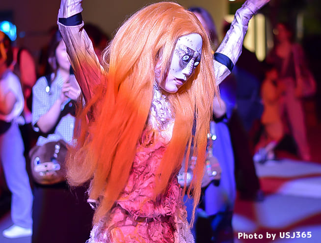 オレンジ髪の人形