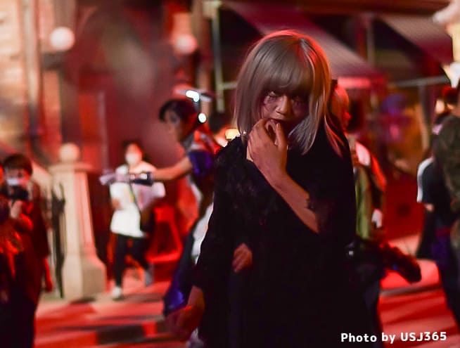 黒いドレスのゾンビ