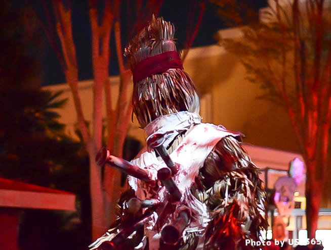 釘を刺された藁人形