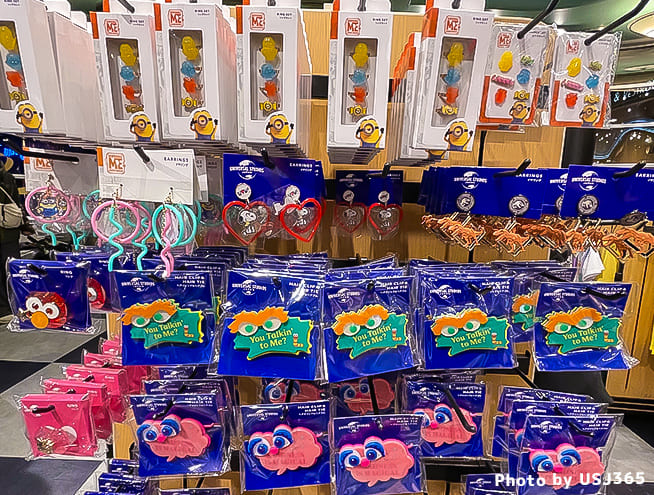 ミニオンやセサミストリートなどのアクセサリー