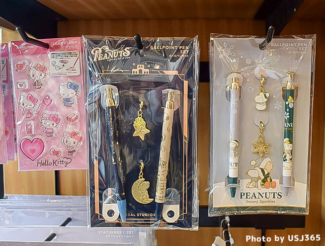 スヌーピー、ハローキティの文房具